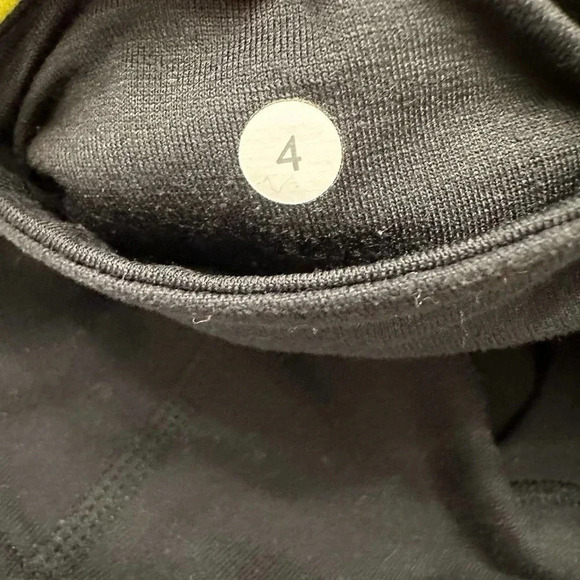 Lululemon women’s Gather And Crow Crop II leggings.size 4 - Picture 5 of 5